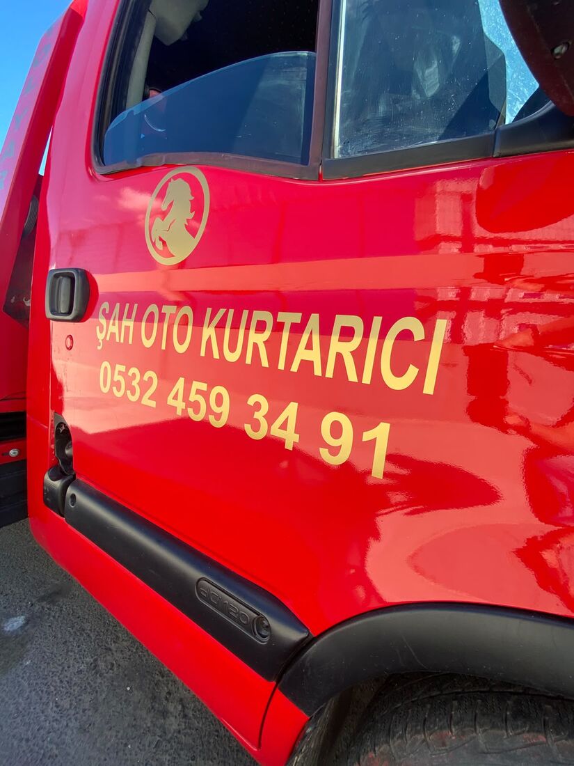 Şah Oto Kurtarıcı araç kapı logosu ve telefon 0532 459 34 91